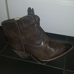 Frye Reina Booties size 8.5